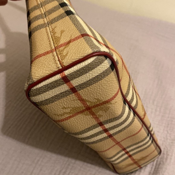 BURBERRY SHOULDER BAG . Very good condition - Picture 7 of 13